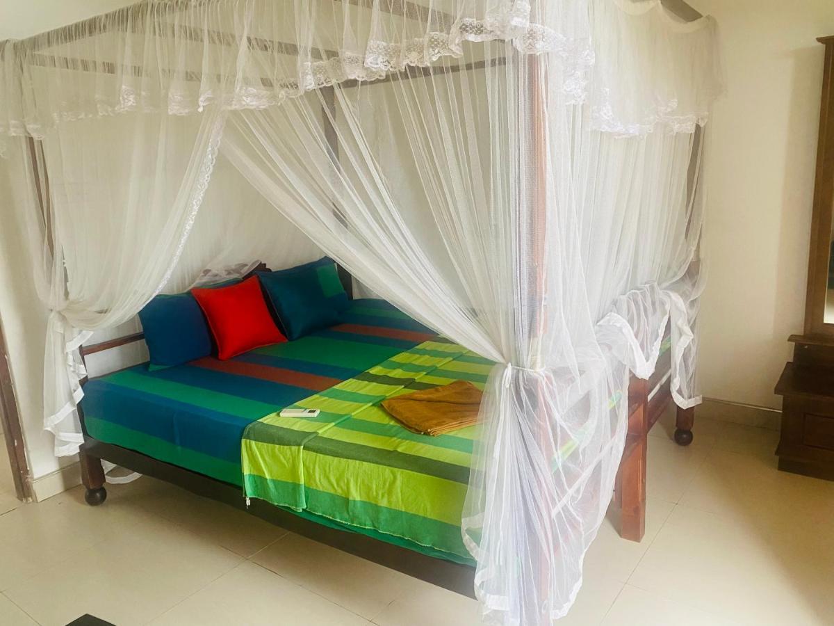 Shehan Guest Mirissa Exterior foto