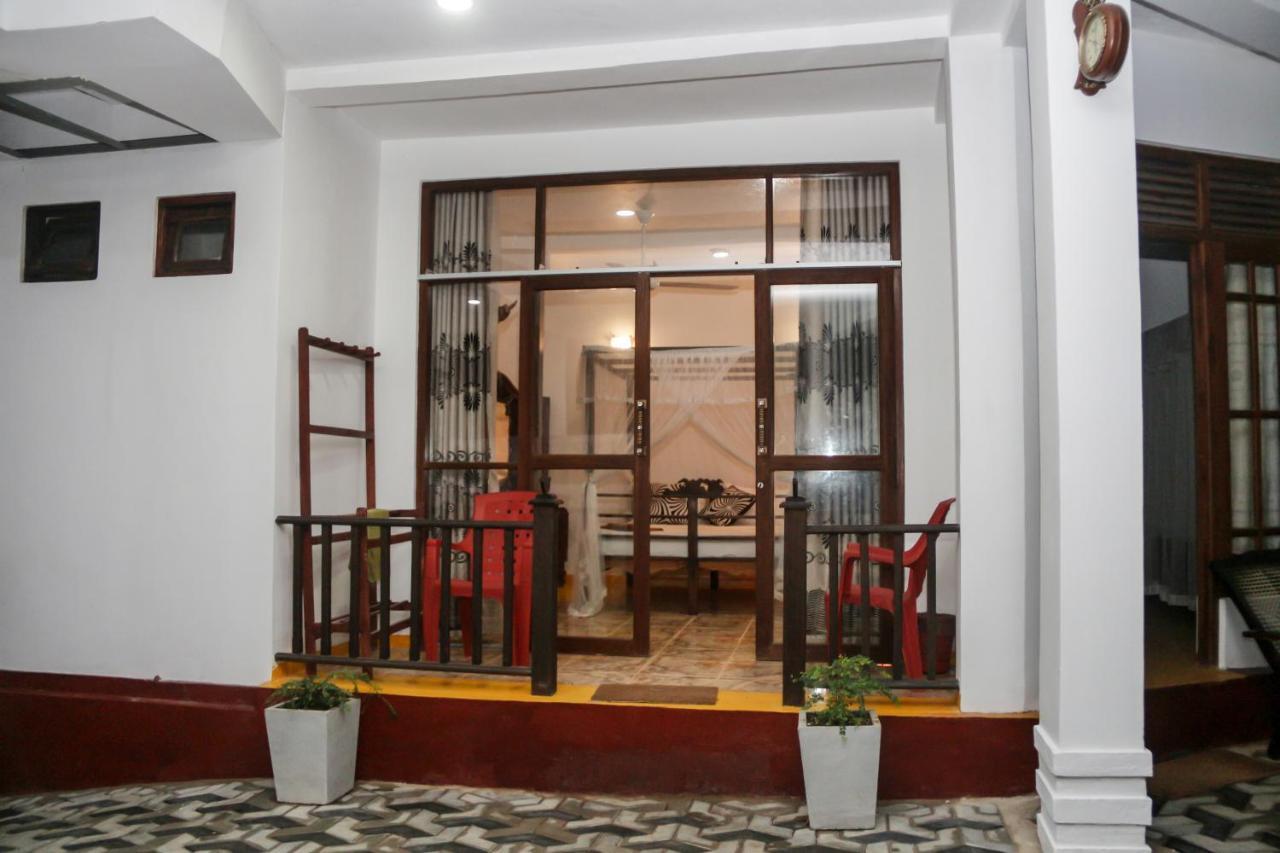 Shehan Guest Mirissa Exterior foto